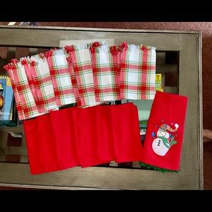 Pier 1 Christmas Placemats Napkin & Towel Set-SOLD